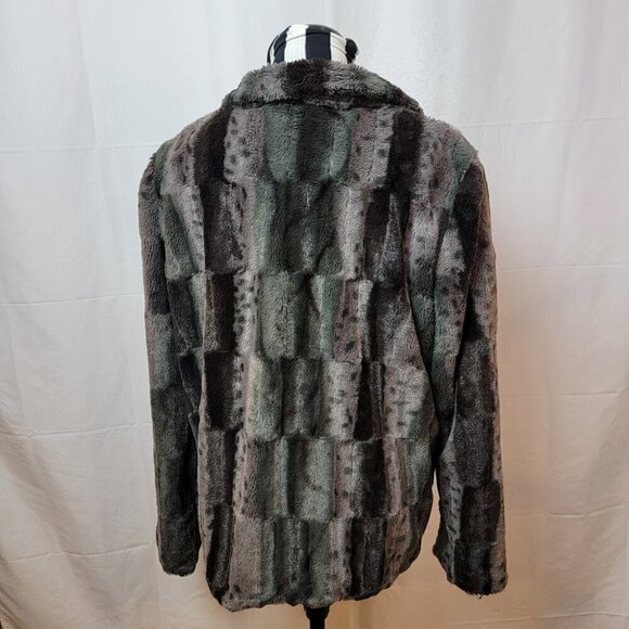 Betsey Johnson Faux Fur Coat - Size M - Soft and Fun - Picture 5 of 7